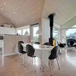 Nine - 200m From The Sea By Interhome *