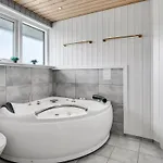 別荘 Nine - 200m From The Sea By Interhome *