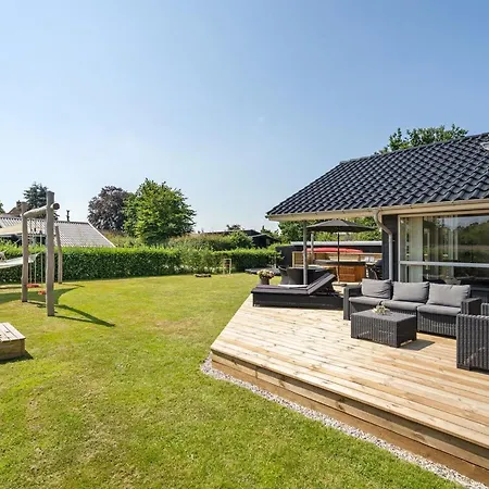 Nine - 200m From The Sea By Interhome *