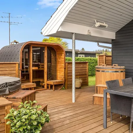 Nine - 200m From The Sea By Interhome *