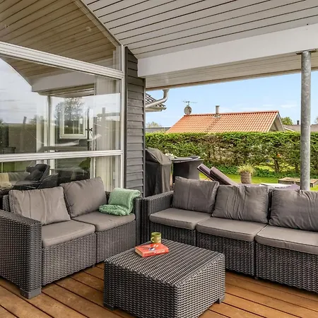 Nine - 200m From The Sea By Interhome 펜션 *