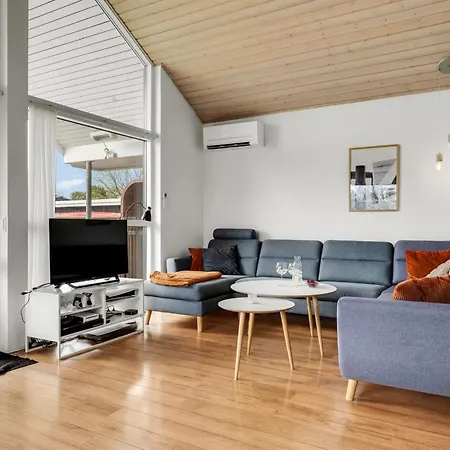 Nine - 200m From The Sea By Interhome 펜션 보르콥