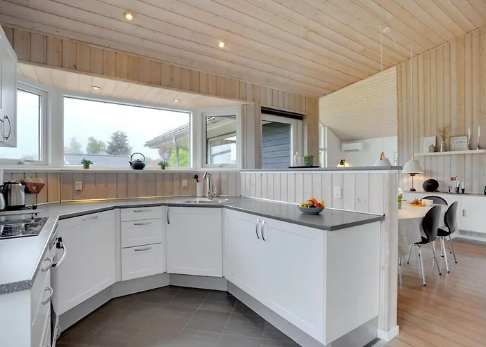 Nine - 200m From The Sea By Interhome