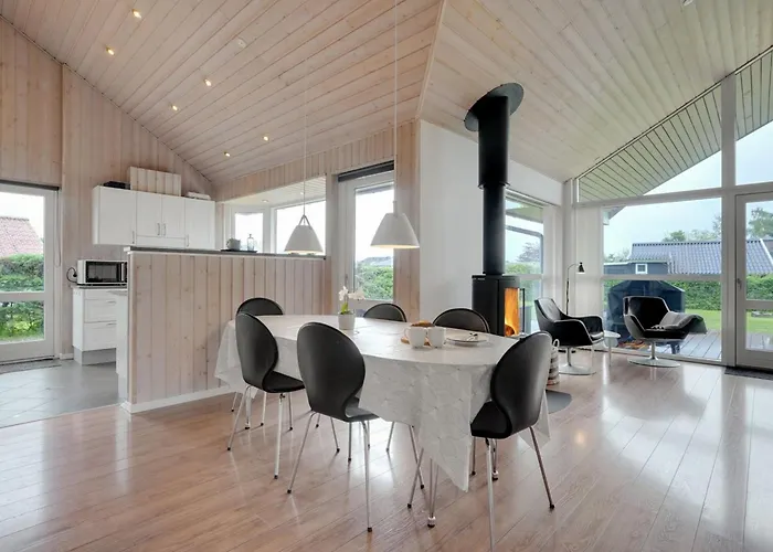 Nine - 200m From The Sea By Interhome *